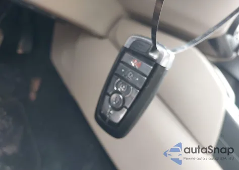 2020 Ford Escape Titanium z USA, uszkodzony, nr VIN 1FMCU9J92LUC16654